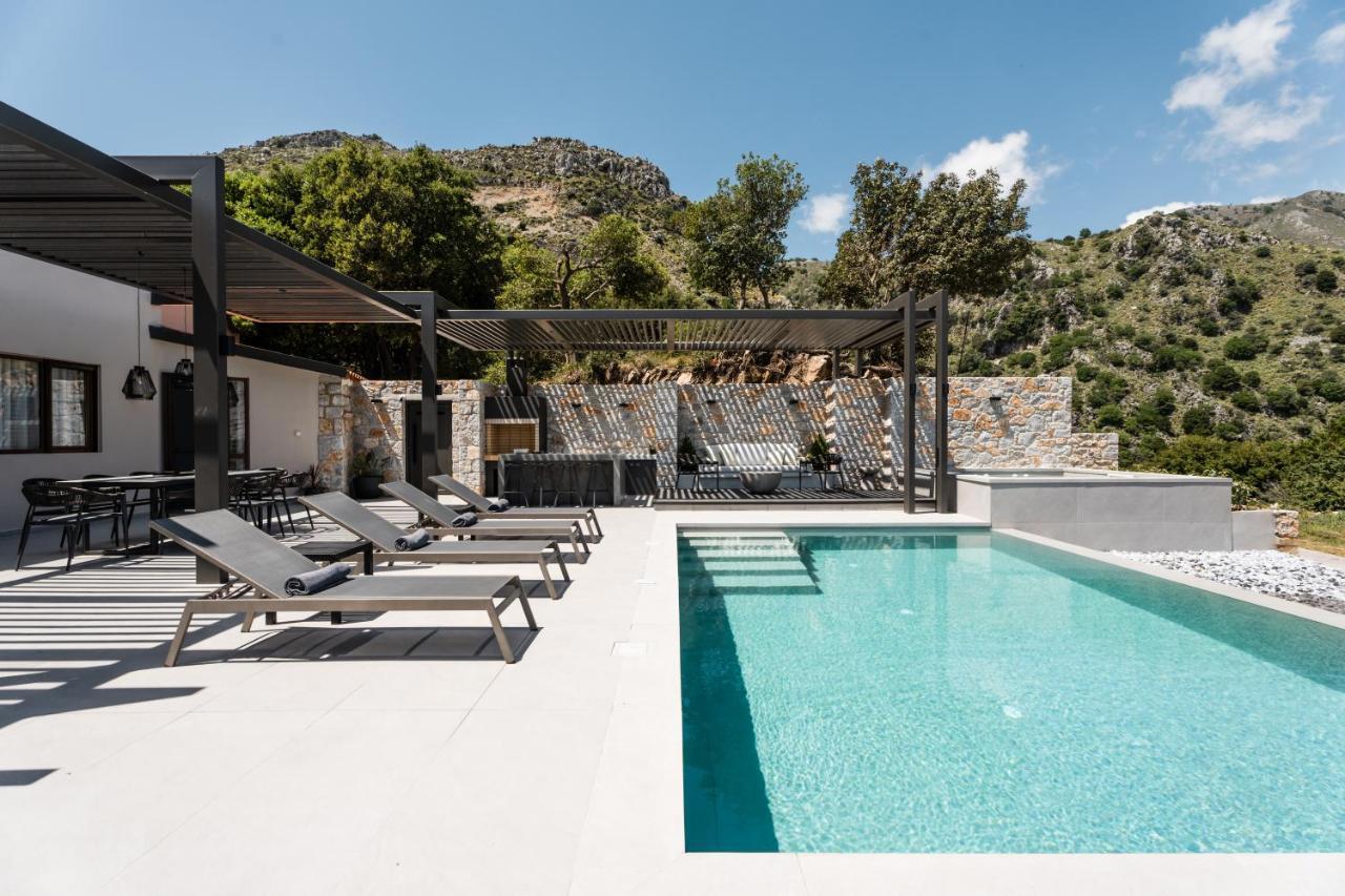 Eumelia Iconic Villa, With Heated Pool & Whirlpool, By Thinkvilla Asi Gonia 外观 照片