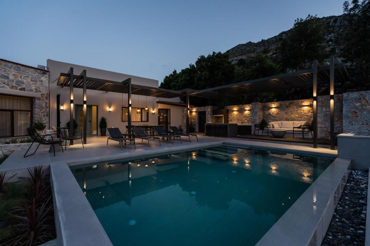 Eumelia Iconic Villa, With Heated Pool & Whirlpool, By Thinkvilla Asi Gonia 外观 照片