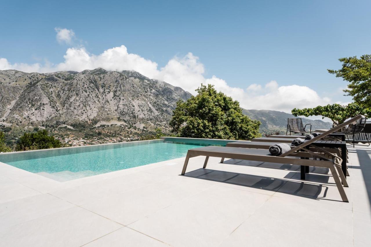 Eumelia Iconic Villa, With Heated Pool & Whirlpool, By Thinkvilla Asi Gonia 外观 照片